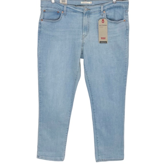 Levi’s Light Wash Mid Rise Boyfriend Jeans Size 18 NWT - Picture 2 of 16